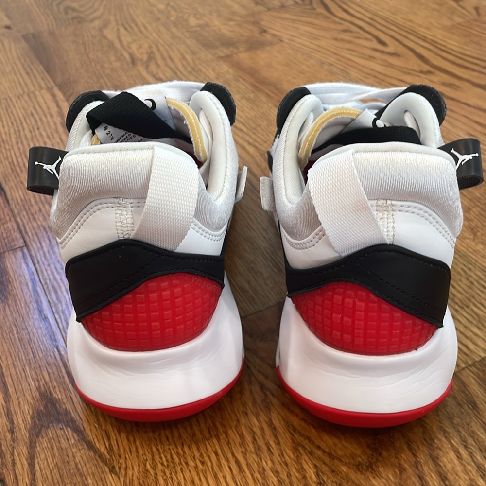 Jordan MA2 White/University Red/Black Trainer Sneakers. Size 8. - Picture 8 of 16